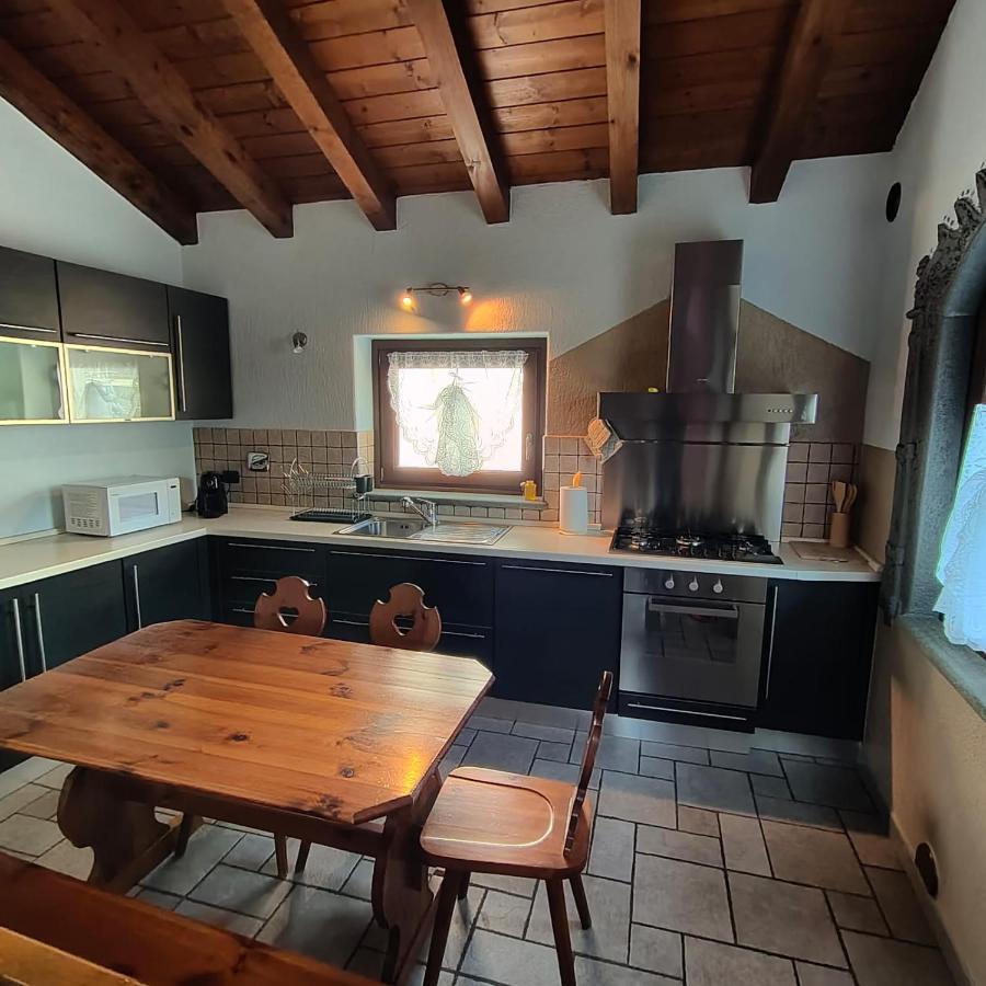 La Maison Lilla Fenis Buitenkant foto